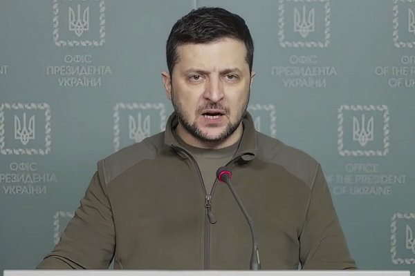 ▲볼로디미르 젤렌스키 우크라이나 대통령이 15일(현지시간) 화상 연설하고 있다. 키이우/AP뉴시스
