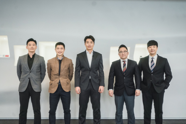 ▲'워룸' 출연진 류청(왼쪽부터), 이영표, 이동국, 장지현, 배성재(사진제공=tvN)