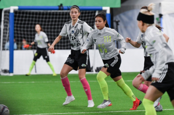 ▲'구척장신' 이현이와 '탑걸' 유빈(사진제공=SBS)