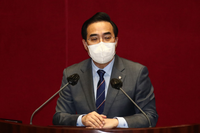 ▲5일 오후 국회에서 열린 본회의에서 운영위원장에 선출된 더불어민주당 박홍근 원내대표가 소감을 밝히고 있다. (연합뉴스)