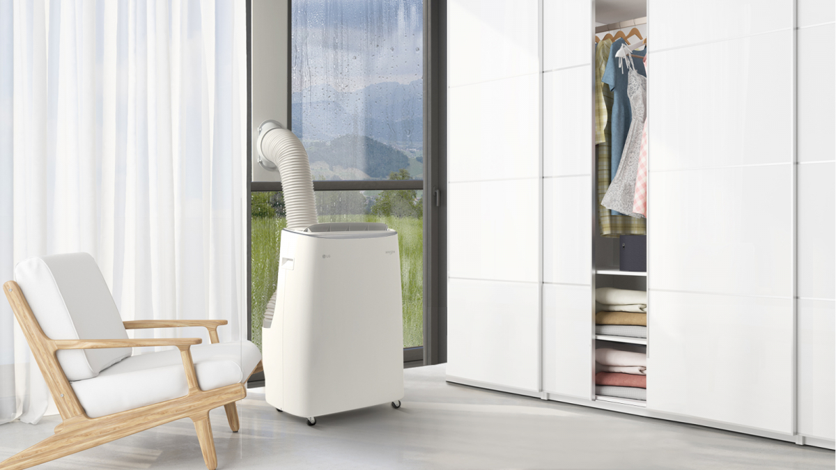 ▲LG전자가 다양한 공간에서 편리하게 사용하는 2022년형 이동식 에어컨을 15일 출시한다.  (사진제공=LG전자)