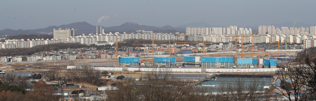 ▲수도권 주택시장이 극도로 위축된 상황에서 경기 파주시 아파트값만 나 홀로 강세를 보여 눈길을 끈다. 파주 운정신도시 일대. (뉴시스)