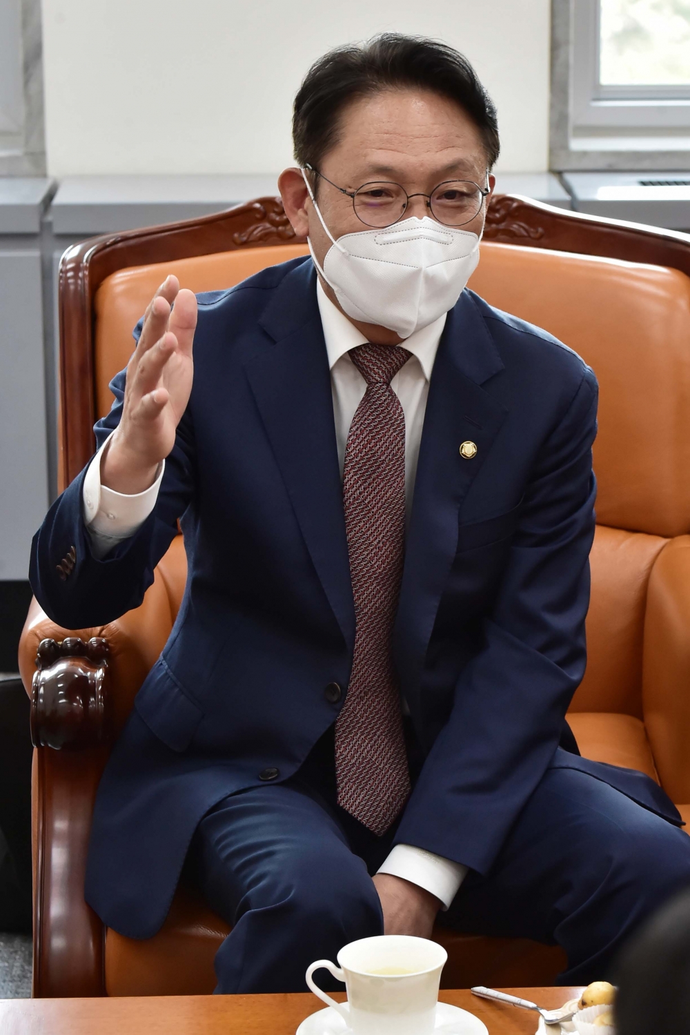 ▲배진교 정의당 원내대표가 19일 서울 여의도 국회 본청 운영위원장실에서 검수완박 관련 4당 원내대표 회동에 앞서 발언하고 있다. 신태현 기자 holjjak@ (이투데이DB)