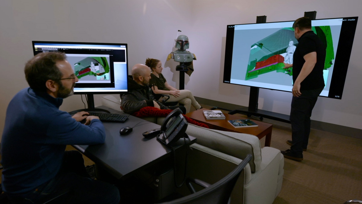 ▲미국 스타워즈 신작 드라마 '북 오브 보바 펫' 제작진이 OLED TV(우측 제품)로 후반 편집 작업을 하고 있다. (제공=LG디스플레이)