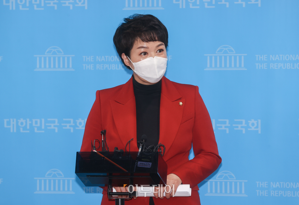 ▲6.1 지방선거에서 국민의힘 경기도지사 후보로 확정된 김은혜 의원이 22일 서울 여의도 국회 소통관에서 기자회견을 하고 있다.  (국회사진취재단)