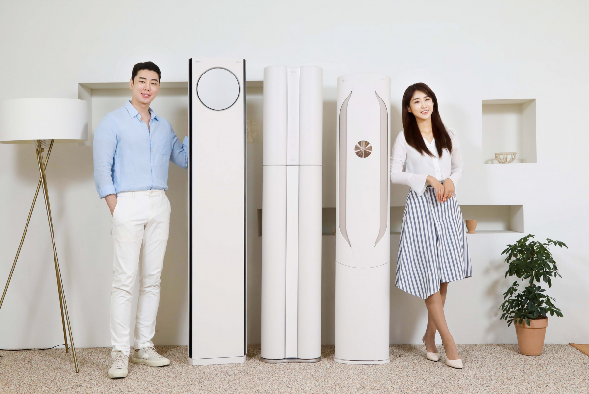 ▲LG전자가 2022년형 휘센 에어컨 라인업을 확대한다. (왼쪽부터) 휘센 타워, 듀얼, 위너 등 신제품의 모습 (사진제공=LG전자)
