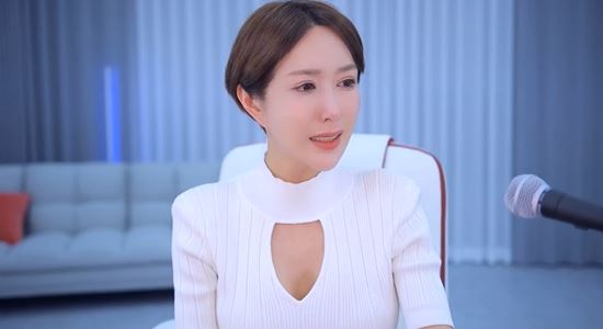 ▲S.E.S 슈가 인터넷 방송을 시작했다. (사진=플렉스TV)