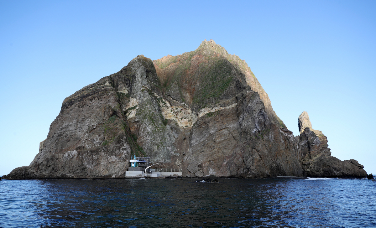 ▲지난해 10월 31일 경북 울릉군 독도 서도가 위용을 드러내고 있다. (뉴시스)
