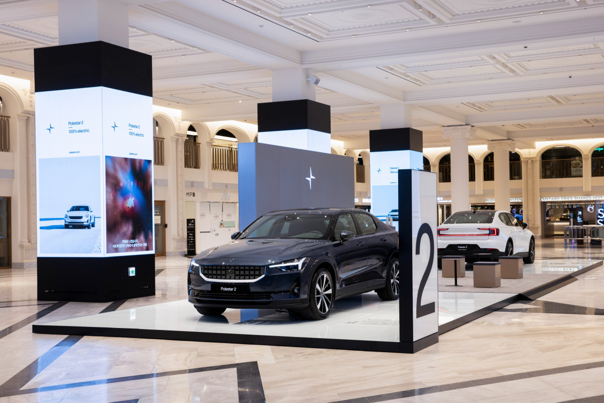 ▲강남 신세계 센트럴시티에 전시된 폴스타 2 (폴스타코리아 제공)