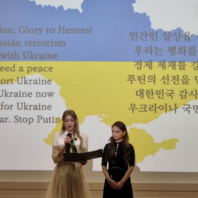 ▲우크라이나 출신 배우 올레나 시들축(Olena  Sydorchuk), 작가 마리아 첼노주코바(Mariia Chernozhukova)  (박꽃 기자 pgot@)