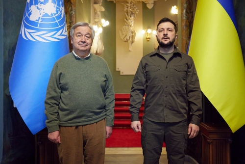 ▲안토니우 구테흐스 유엔(UN) 사무총장과 볼로디미르 젤렌스키 우크라이나 대통령이 28일(현지시간) 우크라이나 수도 키이우에서 만났다. 키이우/UPI연합뉴스

