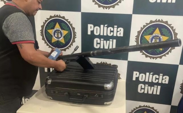 ▲브라질 경찰이 공개한 기관총. (브라질 글로부 TV 캡처)
