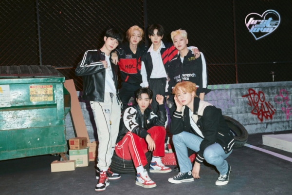 ▲위아이(사진 = 위엔터테인먼트 제공)