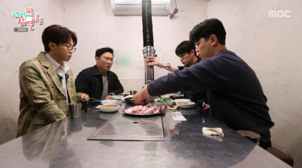 ▲'전참시' 윤박, 돼지 생갈비 먹방(사진제공=MBC)