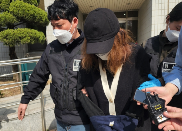 ▲생활고를 이유로 초등학생 아들 2명을 살해한 혐의를 받는 모친 A(40)씨. (연합뉴스)