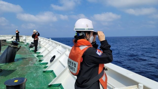 ▲해경이 지난 4월 대만 해역에서 실종 선박 수색에 나서는 모습. (연합뉴스)