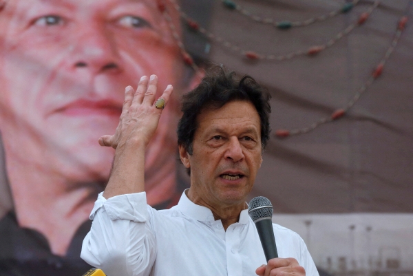 ▲임란 칸 파키스탄 총리가 2018년 7월 4일 카라치에서 연설하고 있다. 카라치/로이터연합뉴스
