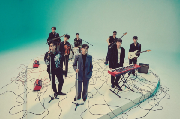 ▲루시X데이브레이크(사진 = 미스틱스토리 제공)