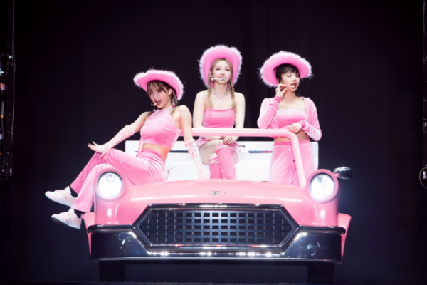 ▲트와이스(사진제공=JYP엔터테인먼트)