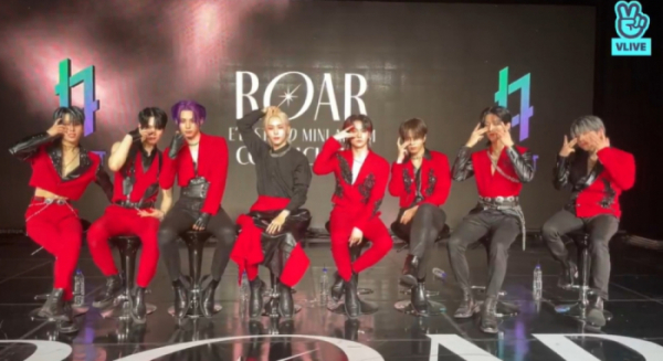 ▲엘라스트(사진 = 네이버 V LIVE )