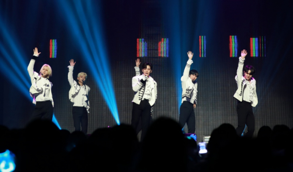 ▲위아이(사진 = 위엔터테인먼트 제공)