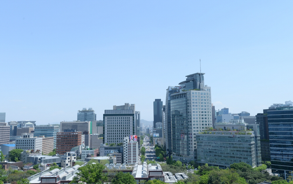 ▲1일 서울 종로구 교육청에서 바라본 도심 (조현욱 기자 gusdnr8863@)
