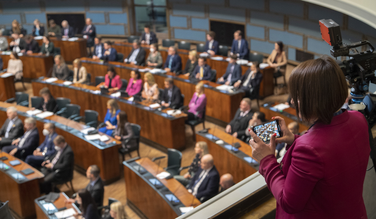 ▲핀란드 의회에서 12일 의원들이 나토 가입 이슈를 논의하고 있다. 헬싱키/EPA연합뉴스 
