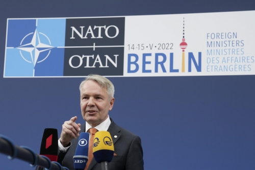 ▲페카 하비스토 핀란드 외무장관이 14일(현지시간) 독일 베를린에서 열린 북대서양조약기구(NATO) 외무장관 회의에 참석했다.  (베를린/AP연합뉴스)