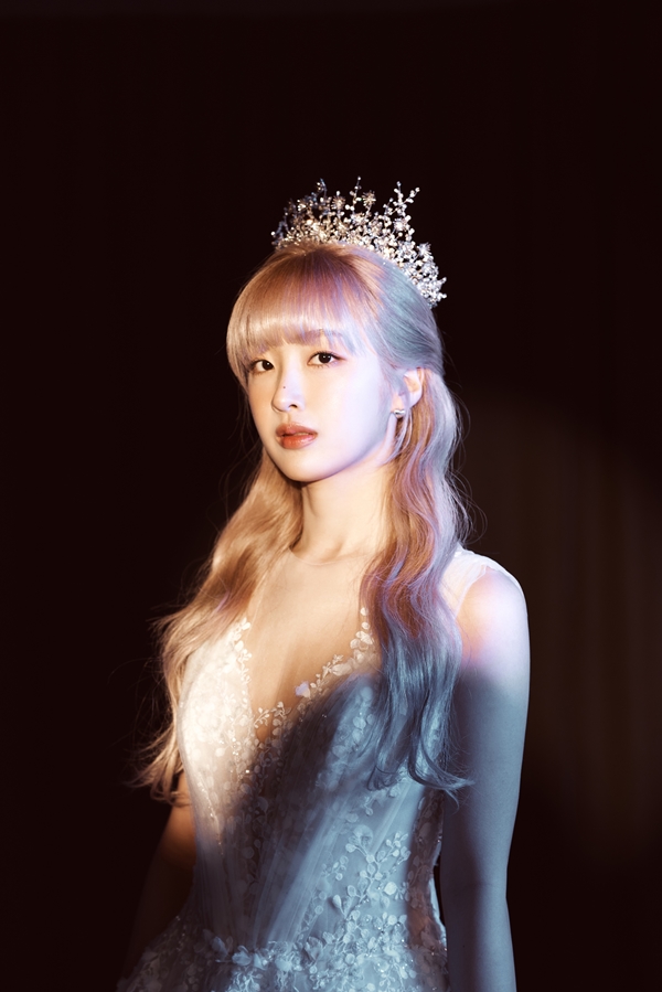 ▲아도라(사진=AURA 엔터테인먼트)