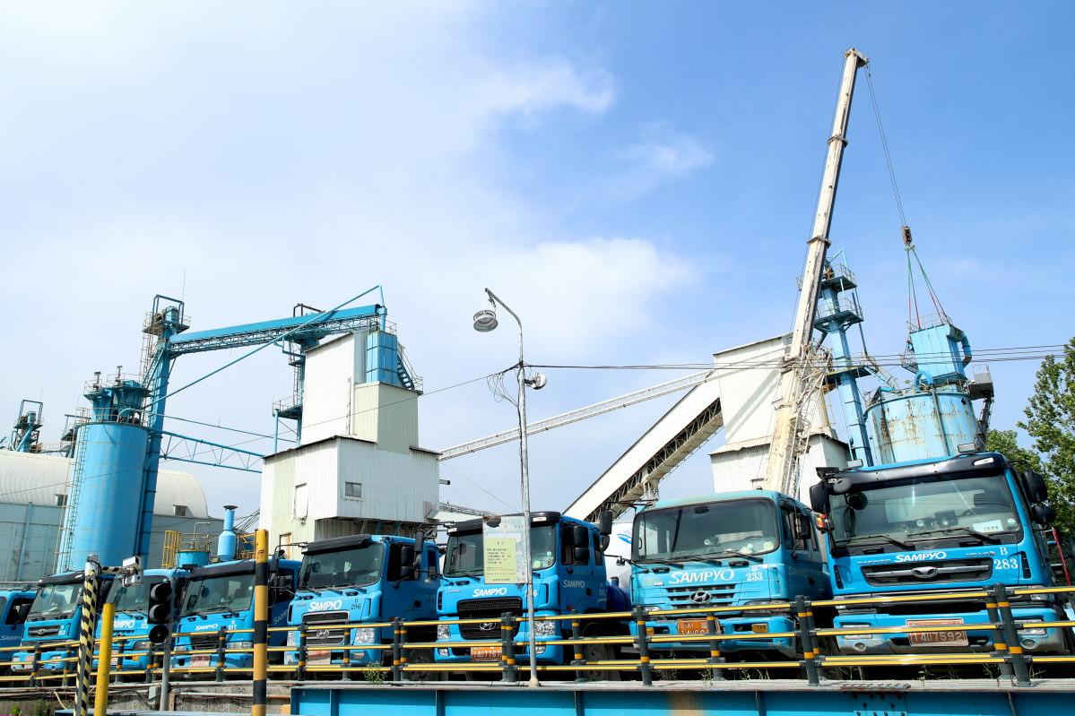 ▲지난 14일 철거를 시작한 서울 성동구 성수동 삼표레미콘 공장. (사진제공=성동구)