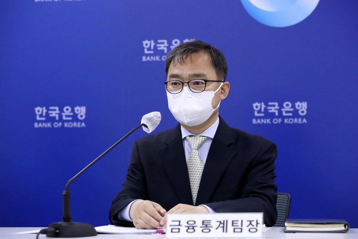 ▲송재창 한국은행 경제통계국 금융통계팀장이 24일 오전 서울 중구 한국은행에서 2022년 1/4분기 가계신용(잠정)의 주요 특징을 설명하고 있다. (한국은행)