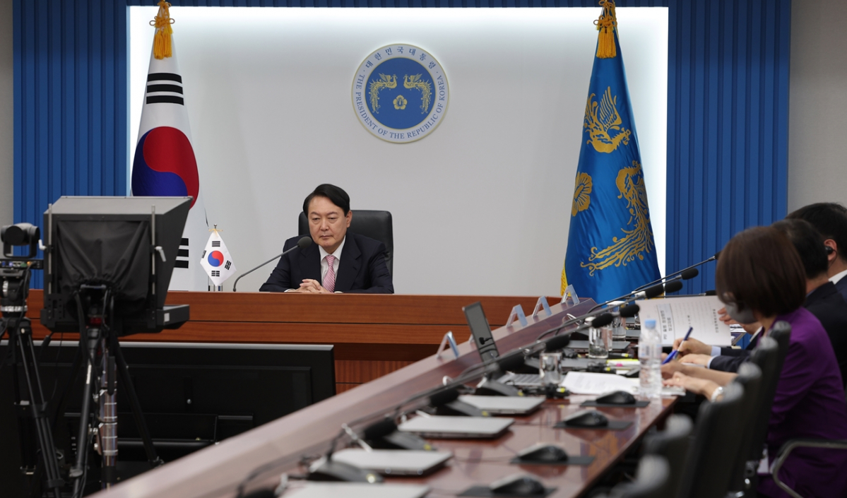 ▲23일 서울 용산 대통령실에서 인도·태평양 경제 프레임워크(IPEF) 고위급 회의에 화상으로 참석한 윤석열 대통령. (뉴시스)