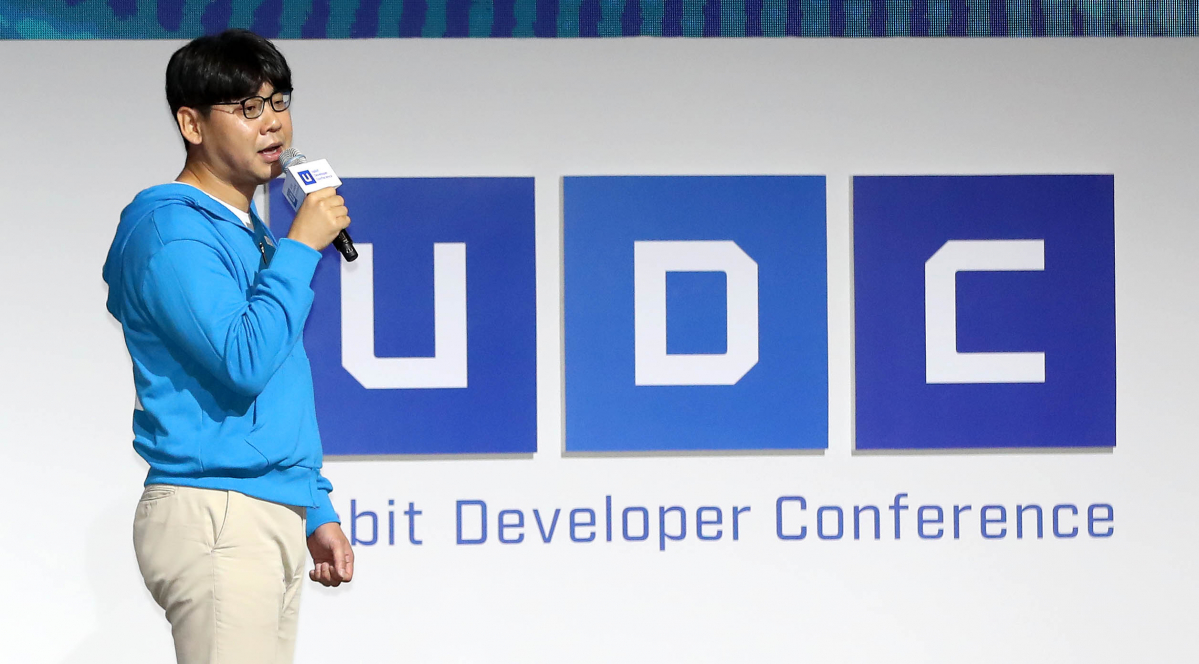 ▲블록체인 개발자의 축제인 2019 업비트 개발자 컨퍼런스(UDC)가 열린 인천 중구 그랜드 하얏트 인천에서 송치형 두나무 의장이 웰컴 스피치를 하고 있다. (뉴시스)