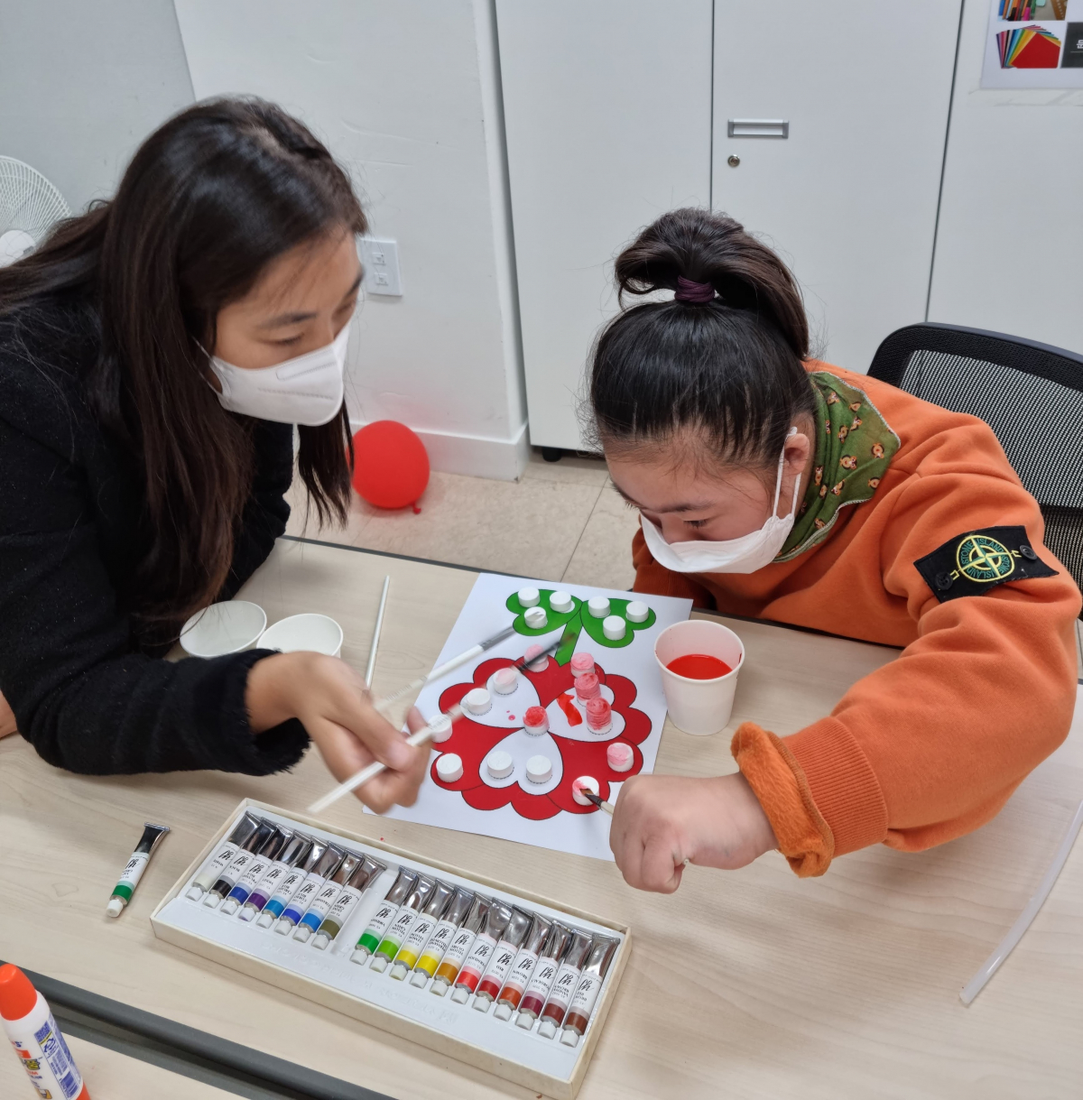 ▲발달 장애 학생이 방과후활동을 받는 모습.  (사진제공=서울시사회서비스원)