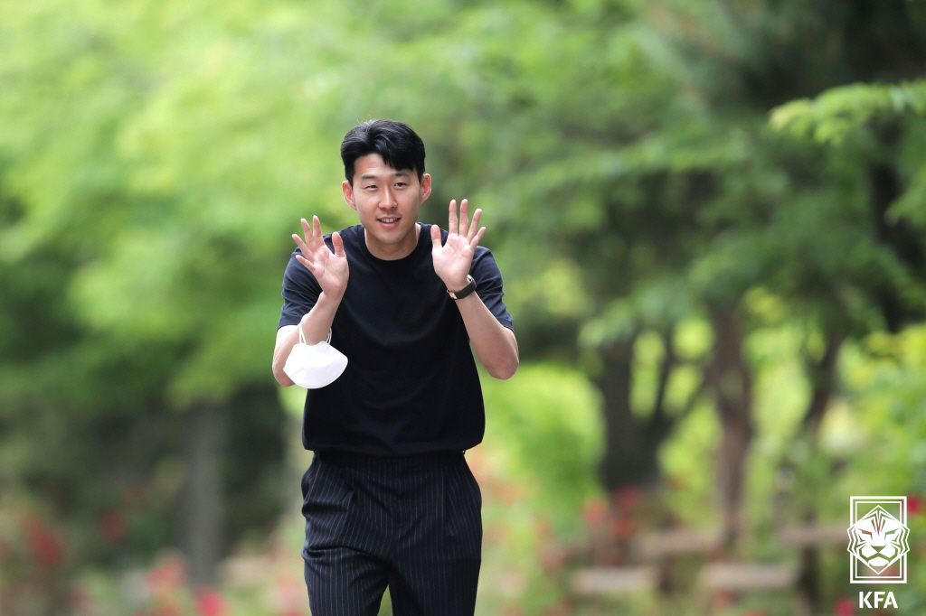 ▲파울루 벤투 감독이 이끄는 한국 축구 대표팀 29명은 6월 A매치 기간을 맞아 30일 오후 경기도 파주 NFC(축구대표팀 트레이닝센터)로 소집됐다. 사진은 대표팀에 합류한 손흥민 선수.(연합뉴스)