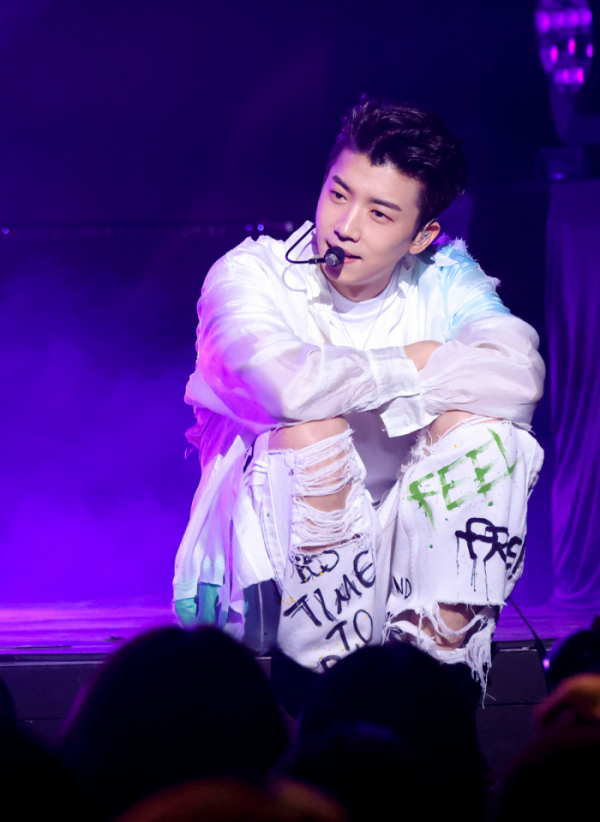 ▲2PM JUN. K & 우영(사진제공=JYP엔터테인먼트)