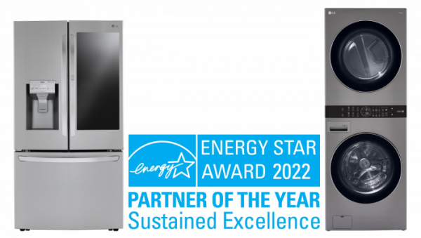 ▲에너지스타 인증을 받은 LG 인스타뷰(LG InstaView, 국내명: 노크온 매직스페이스) 냉장고(왼쪽)와 LG 워시타워(오른쪽) (사진제공=LG전자)