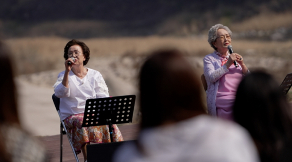 ▲'뜨거운 씽어즈' 나문희, 김영옥(사진제공=JTBC)