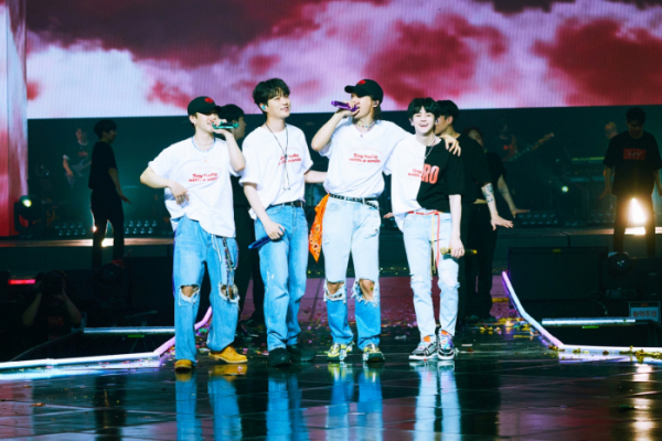 ▲하이라이트(사진 = 어라운드어스 제공)