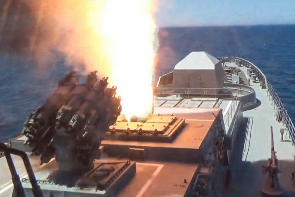 ▲러시아 해군 흑해함대에서 칼리브르 순항 미사일이 발사되고 있다. 타스연합뉴스