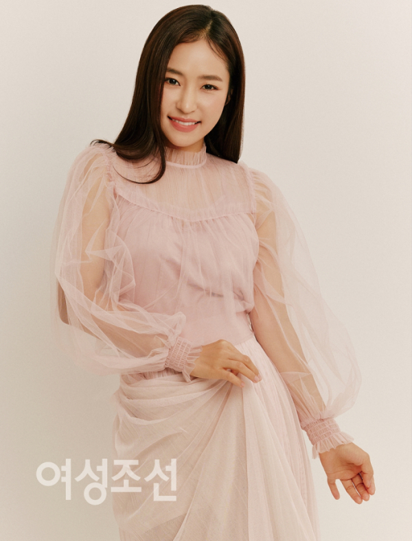 ▲홍자(사진 = 여성조선 제공)