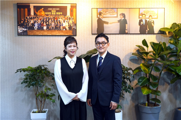 ▲이자연 대한가수협회장, 추가열 한국음악저작권협회장(사진제공=대한가수협회)