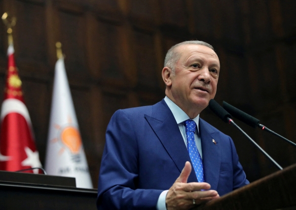 ▲레제프 타이이프 에르도안 터키 대통령이 18일 수도 앙카라 의회에서 열린 집권여당 정의개발당(AKP) 집회에서 연설하고 있다. 앙카라/로이터연합뉴스 
