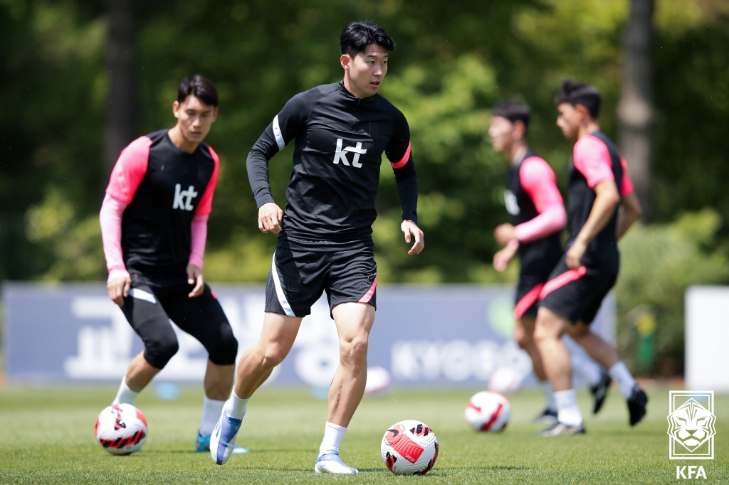 ▲한국 축구대표팀의 손흥민이 브라질과의 평가전을 하루 앞둔 1일 경기도 파주 NFC(축구대표팀 트레이닝센터)에서 훈련하고 있다. (연합뉴스)