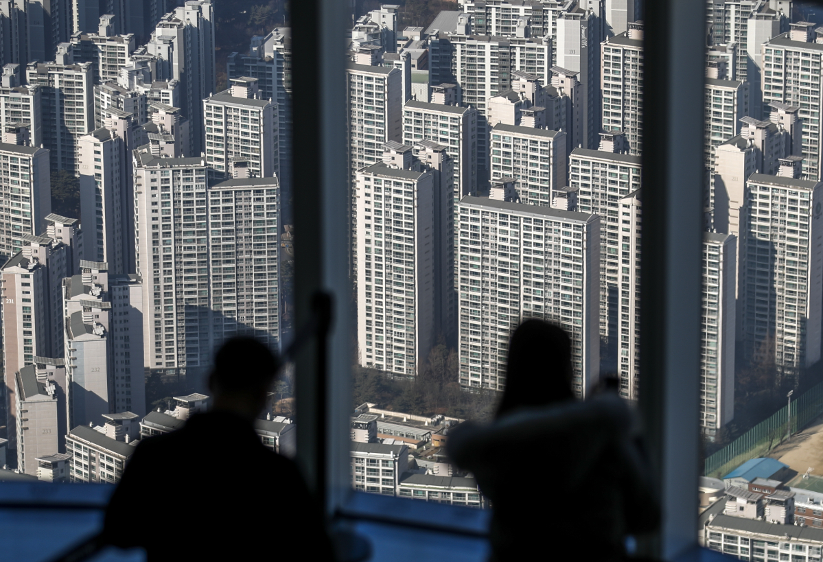 ▲서울 송파구 롯데월드타워 전망대 서울스카이에서 바라본 서울시내 아파트의 모습. (뉴시스)