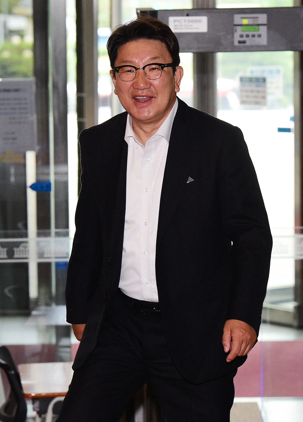 ▲국민의힘 권성동 원내대표가 6일 오전 제67회 현충일 추념식에 참석하기에 앞서 서울 여의도 국회로 출근하고 있다. (국회사진기자단)