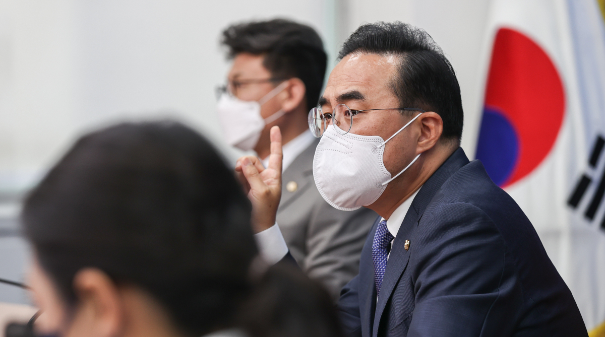 ▲더불어민주당 박홍근 대표 직무대행 겸 원내대표가 8일 오전 국회에서 비상대책위원회 구성 등 현안 관련 기자간담회를 하고 있다. (국회사진기자단)