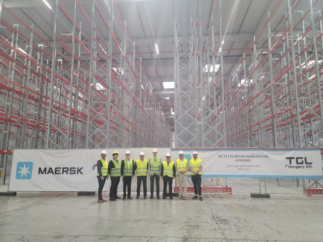 ▲태웅로지스-덴마크 선박사 머스크 헝가리 창고 임대 계약 체결 현장 기념 사진 (자료 = 태웅로직스)