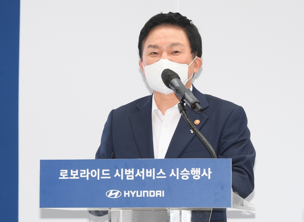 ▲원희룡 국토교통부장관이 9일 서울 강남구 현대오토에버에서 열린 '로보라이드 시범서비스 시승 행사'에서 인사말을 하고 있다.  (조현호 기자 hyunho@)