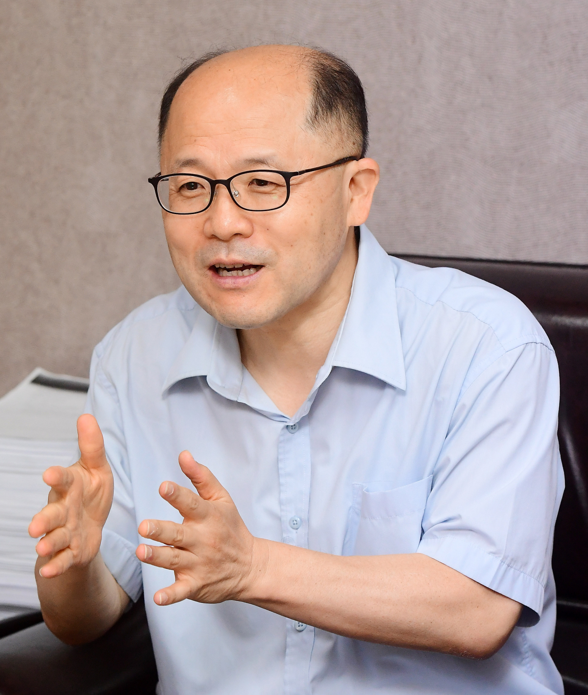 ▲장경욱 법무법인 상록 변호사가 서울 서초구 사무실에서 이투데이와 인터뷰를 하고 있다. 고이란 기자